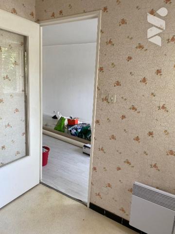 Studio  VESOUL résidence calme avec cave et garage Chauffage électrique  individuel. Libre Ascenseur