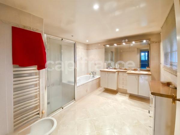 Propriété à vendre 8 pièces Houdan