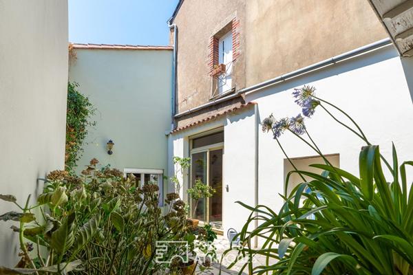 Clisson historique : maison familiale et ses terrasses