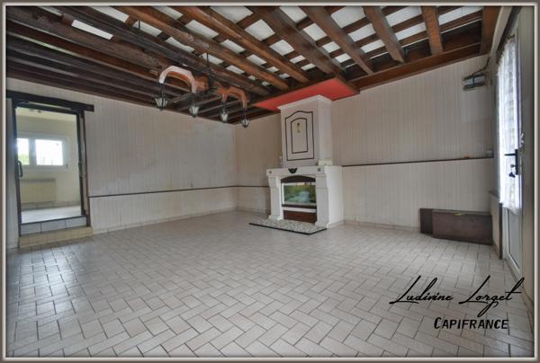 Proche VILLERS-COTTERETS (15km) et NEUILLY-SAINT-FRONT (6km)- à vendre maison en pierre mitoyenne- 85m2 - 2 pièces- 1 chambre– grenier – Terrain 164m2