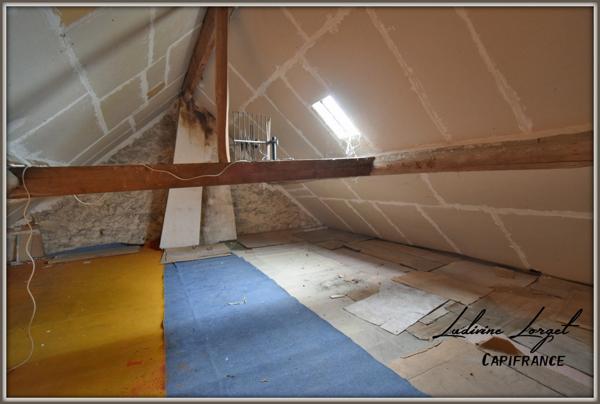 Proche VILLERS-COTTERETS (15km) et NEUILLY-SAINT-FRONT (6km)- à vendre maison en pierre mitoyenne- 85m2 - 2 pièces- 1 chambre– grenier – Terrain 164m2