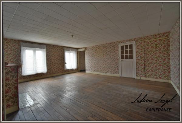 Proche VILLERS-COTTERETS (15km) et NEUILLY-SAINT-FRONT (6km)- à vendre maison en pierre mitoyenne- 85m2 - 2 pièces- 1 chambre– grenier – Terrain 164m2
