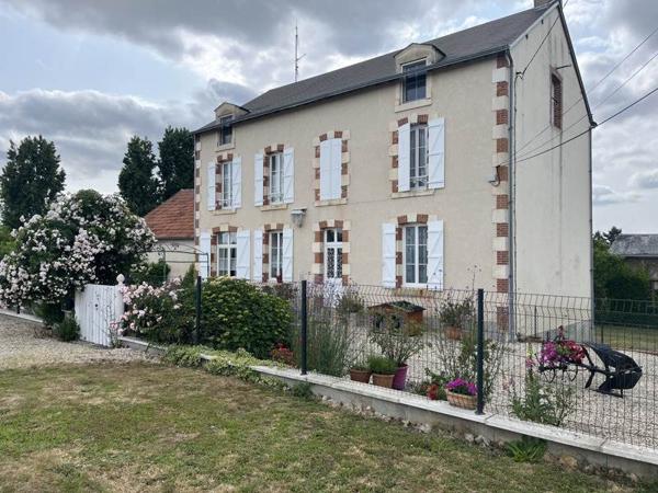 Maison à vendre |  Saint-Benoît-du-Sault |  7 pièces | 200 m²