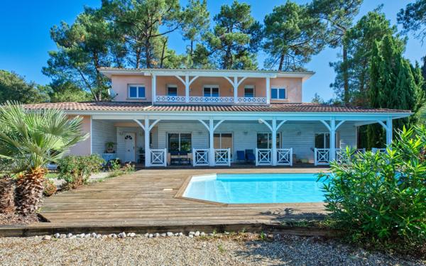 Maison à vendre    6 pièces •  Pessac