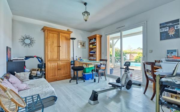 Maison à vendre    6 pièces •  Pessac