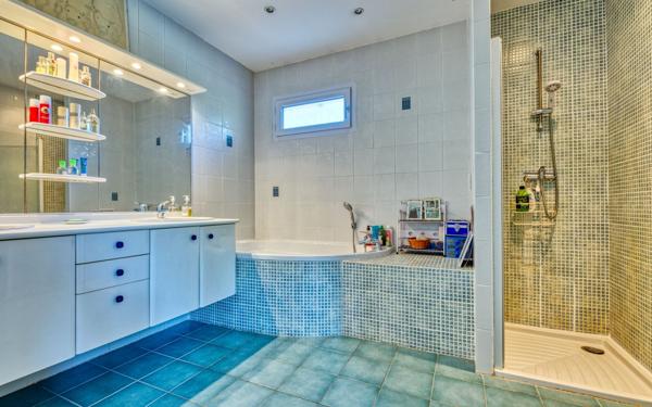 Maison à vendre    6 pièces •  Pessac