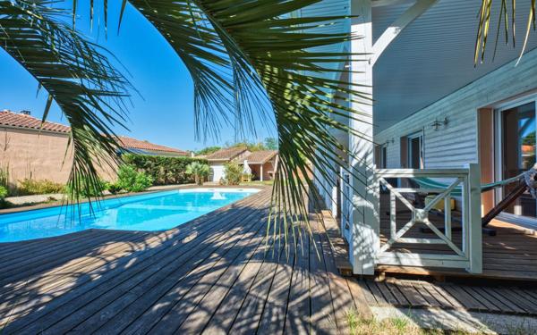 Maison à vendre    6 pièces •  Pessac