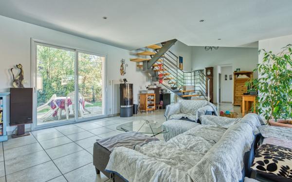 Maison à vendre    6 pièces •  Pessac