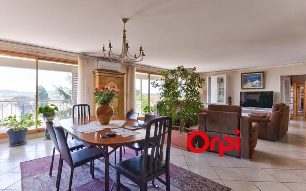 Appartement à vendre    5 pièces • 162 m2 Saint-Genis-Laval