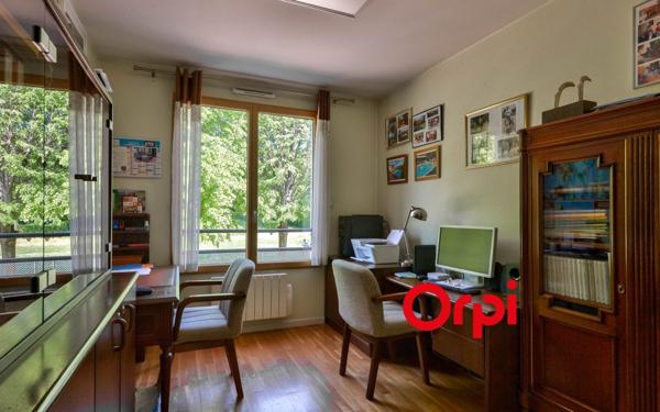 Appartement à vendre    5 pièces • 162 m2 Saint-Genis-Laval