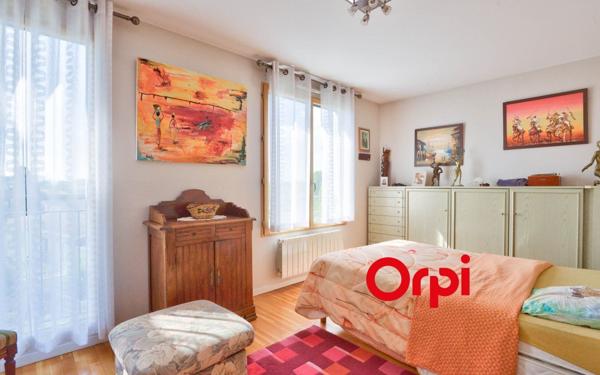 Appartement à vendre    5 pièces • 162 m2 Saint-Genis-Laval