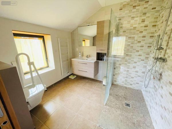 Maison à vendre à Saint-Léonard-des-Bois dans la Sarthe (72130), ref : 61001-21