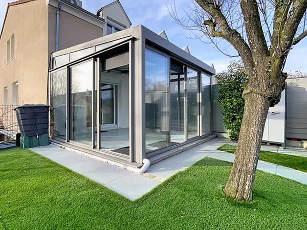 Appartement/"maison"  7 pièce(s) 145.40 m2, avec véranda,  garage fermé, place de parking extérieur, refait à neuf