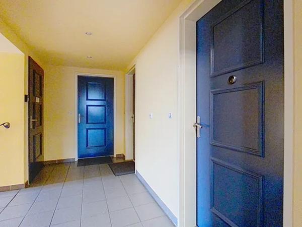 Appartement/"maison"  7 pièce(s) 145.40 m2, avec véranda,  garage fermé, place de parking extérieur, refait à neuf