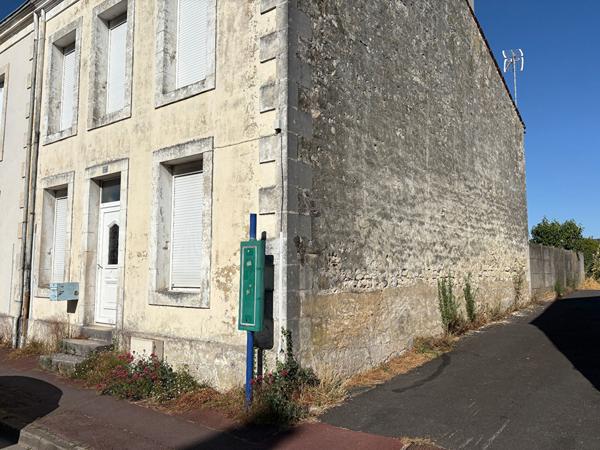 Maison Surgeres 5 pièce(s) 147 m2