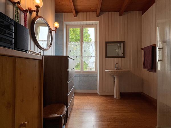 Maison Surgeres 5 pièce(s) 147 m2