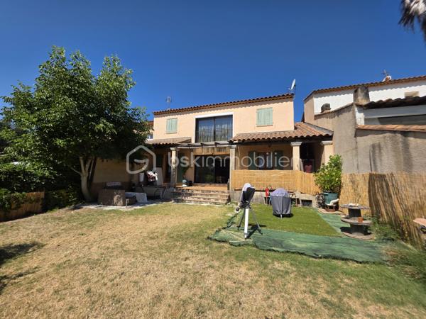 Lotissement la LAOUVE - Quartier calme et paisible - Bon voisinage 
Bas de villa avec grand jardin privatif - 2 Chambres - Cuisine équipée ouverte sur salle à manger et salon - Buanderie - Salle de bain avec baignoire et douche - Jardin sur une parcelle de 400m2 environ.
Parking aisé + Garage. A saisir vite.
Chauffage électrique - Pas de gaz 

Prenez contact pour plus de renseignements et organiser une visite.