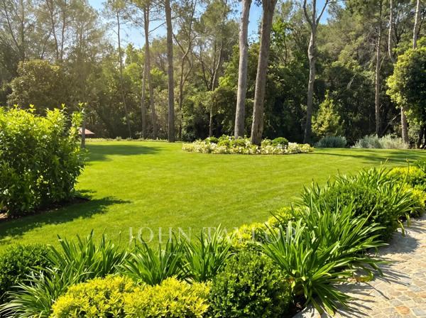 Villa de charme avec piscine et tennis à louer à Mougins - Domaine privé