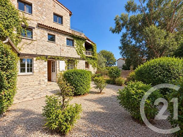 Appartement à vendre  2 pièces - 65,20 m 2   VENCE  - 06
