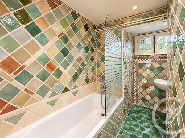 Appartement à vendre  2 pièces - 65,20 m 2   VENCE  - 06