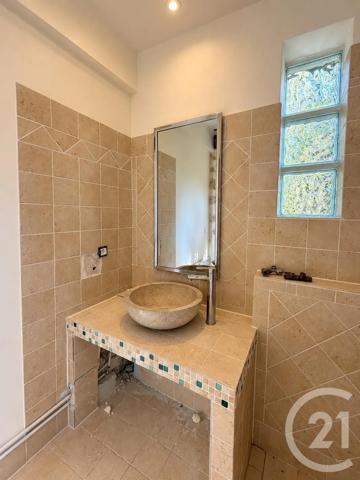Appartement à vendre  2 pièces - 65,20 m 2   VENCE  - 06