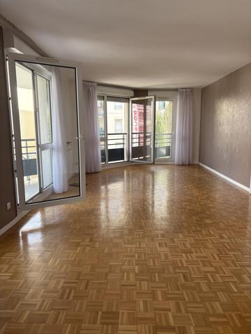 Appartement
         5 pièces
        - 106 m² 380 000 € *