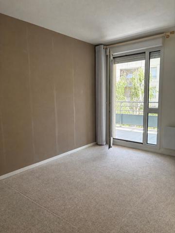 Appartement
         5 pièces
        - 106 m² 380 000 € *