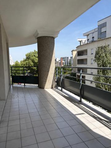 Appartement
         5 pièces
        - 106 m² 380 000 € *
