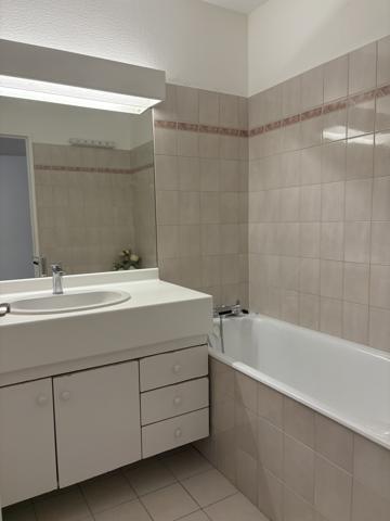 Appartement
         5 pièces
        - 106 m² 380 000 € *