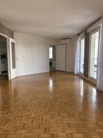 Appartement
         5 pièces
        - 106 m² 380 000 € *