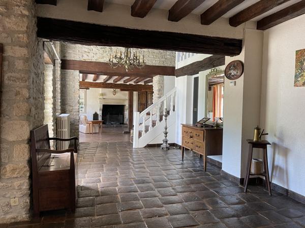 Étampes (91150) 8 KMS D'ETAMPES CHALO SAINT MARS PROPRIETE DE 300 M2 HABITABLES 6 CHAMBRES SUR 8950 M2 DE TERRAIN