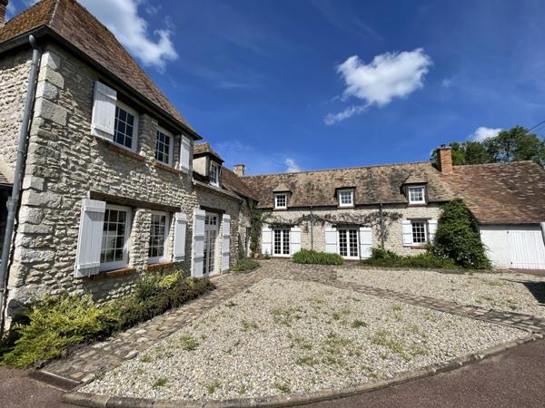Étampes (91150) 8 KMS D'ETAMPES CHALO SAINT MARS PROPRIETE DE 300 M2 HABITABLES 6 CHAMBRES SUR 8950 M2 DE TERRAIN