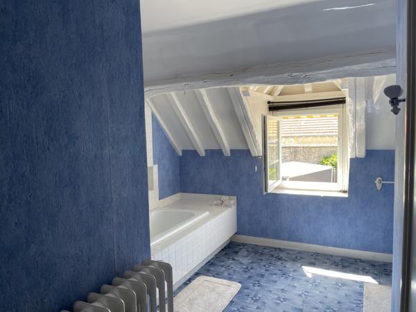 Étampes (91150) 8 KMS D'ETAMPES CHALO SAINT MARS PROPRIETE DE 300 M2 HABITABLES 6 CHAMBRES SUR 8950 M2 DE TERRAIN