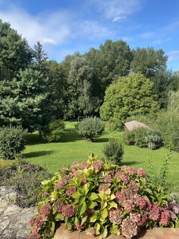 Étampes (91150) 8 KMS D'ETAMPES CHALO SAINT MARS PROPRIETE DE 300 M2 HABITABLES 6 CHAMBRES SUR 8950 M2 DE TERRAIN