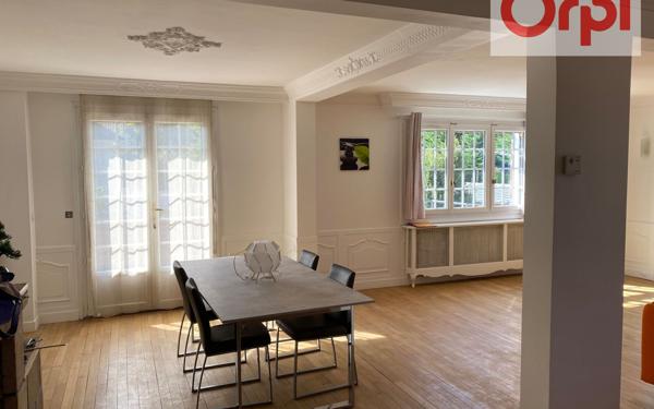 Maison à louer    2 pièces • 269,46 m2 Sainte-Geneviève-des-Bois