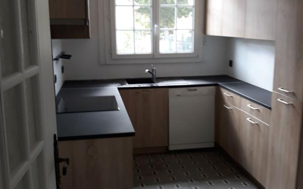 Maison à louer    2 pièces • 269,46 m2 Sainte-Geneviève-des-Bois