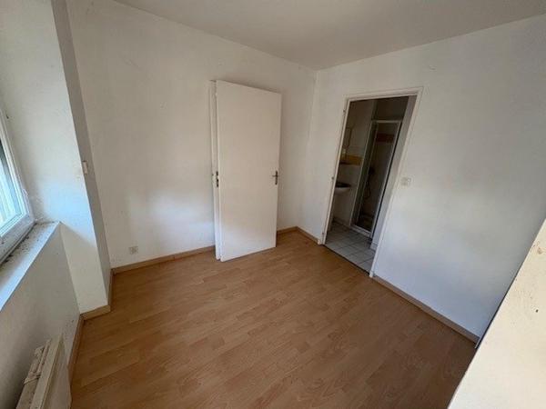 Ancien bureau de poste avec 3 studios - Idéale investissement locatif