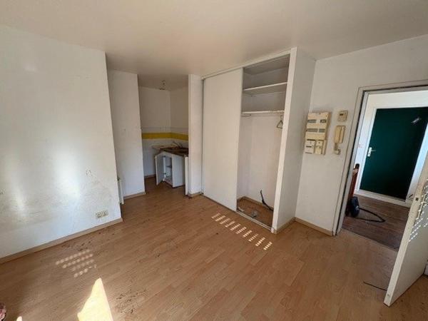 Ancien bureau de poste avec 3 studios - Idéale investissement locatif