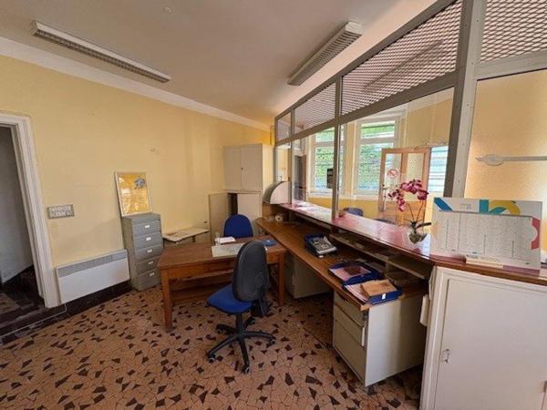 Ancien bureau de poste avec 3 studios - Idéale investissement locatif