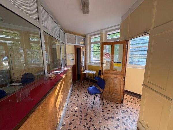 Ancien bureau de poste avec 3 studios - Idéale investissement locatif