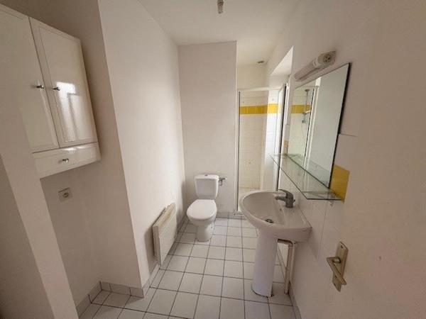 Ancien bureau de poste avec 3 studios - Idéale investissement locatif