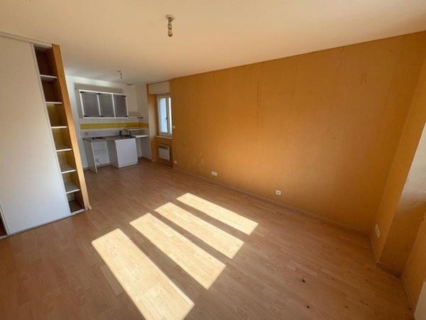 Ancien bureau de poste avec 3 studios - Idéale investissement locatif