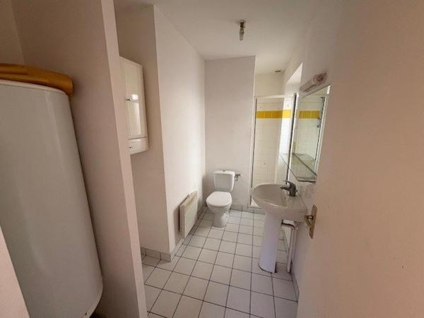 Ancien bureau de poste avec 3 studios - Idéale investissement locatif