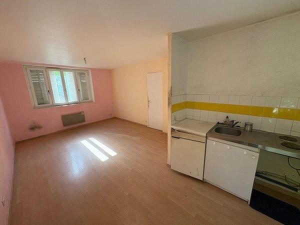 Ancien bureau de poste avec 3 studios - Idéale investissement locatif