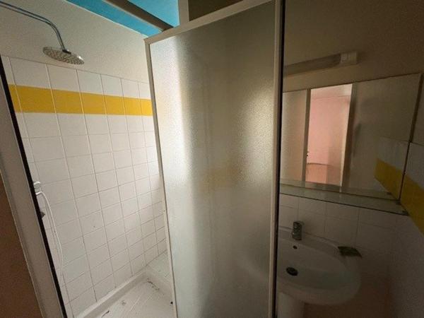 Ancien bureau de poste avec 3 studios - Idéale investissement locatif