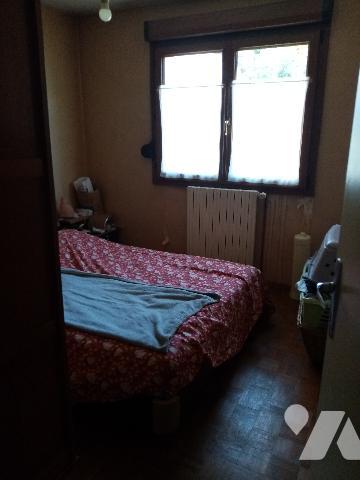 pavillon individuel traditionnel  élevé sur sous-sol, terrain attenant de 1681m²