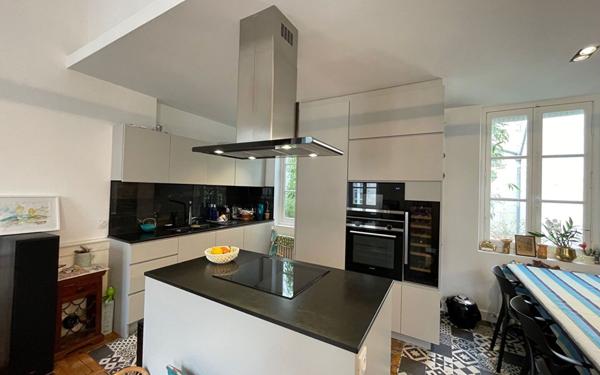 Appartement à vendre    5 pièces • 210 m2 La Rochelle