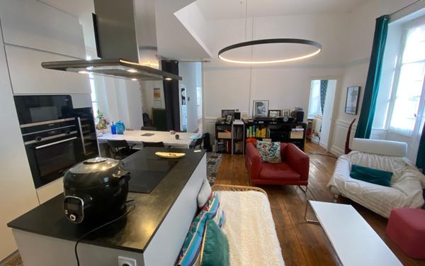 Appartement à vendre    5 pièces • 210 m2 La Rochelle