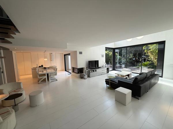 Maison contemporaine à vendre à SAINT RAPHAEL (83)