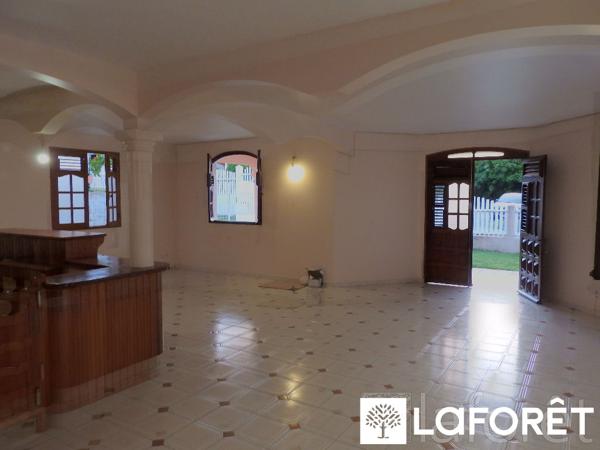 Achat maison Basse-Pointe - 7 pièce(s) - 198 m² - 398 000 €